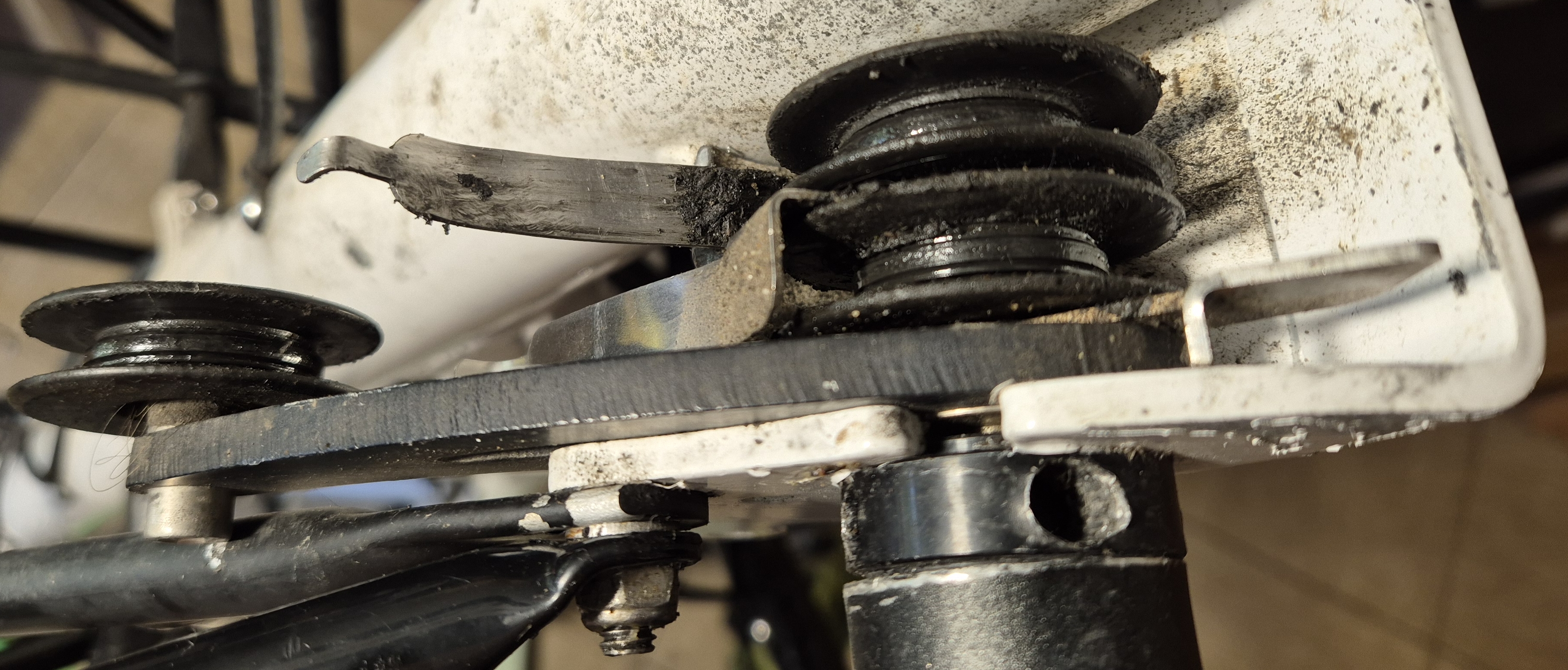 Lochmutter um den Spannhebel zu justieren