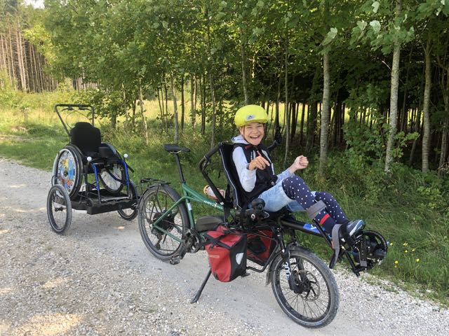 Pino mit Anhänger.jpg