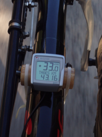 Tachohalterung aus Holz.