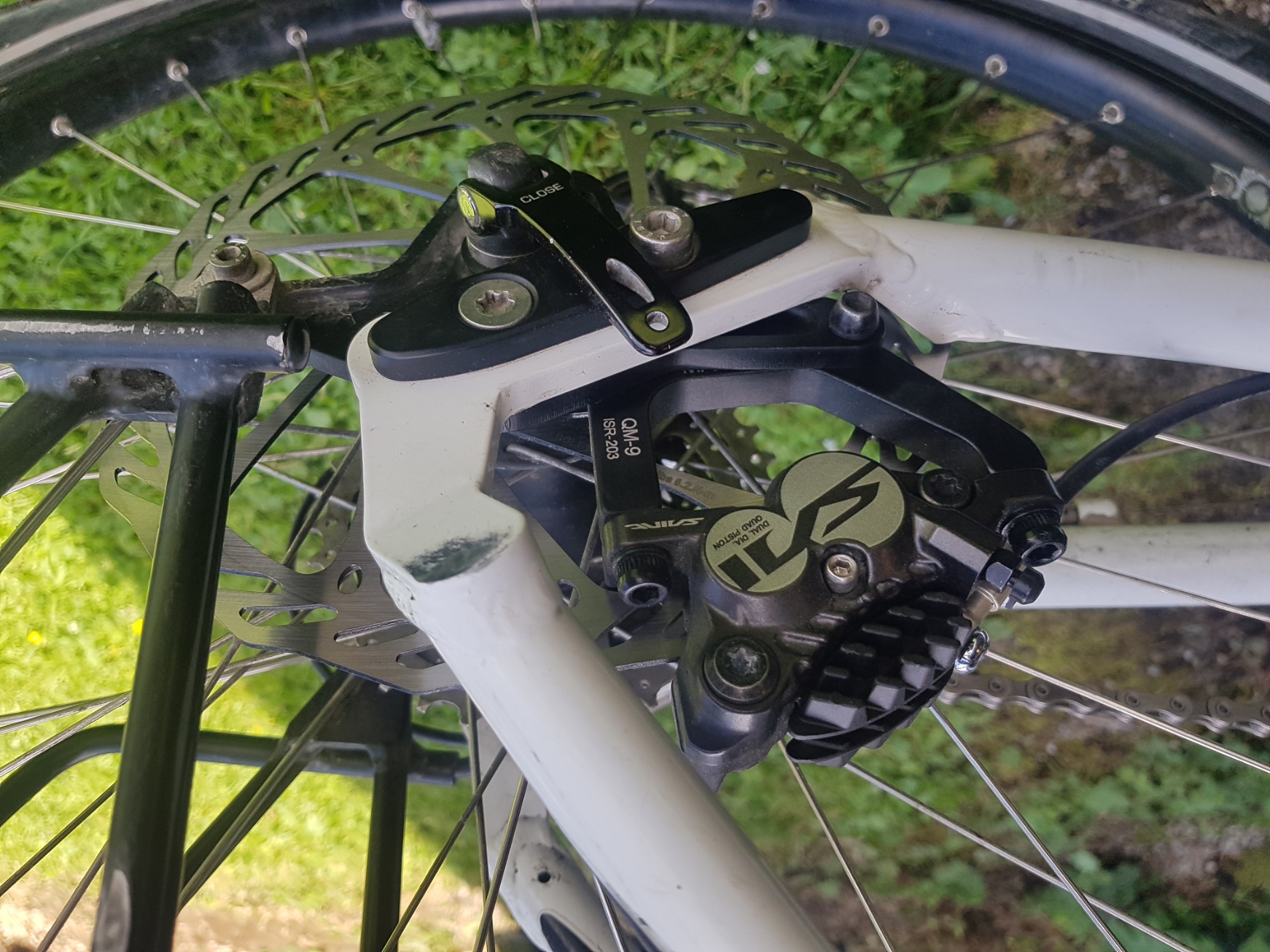 Bremsscheibe neu, Bremsbeläge neu