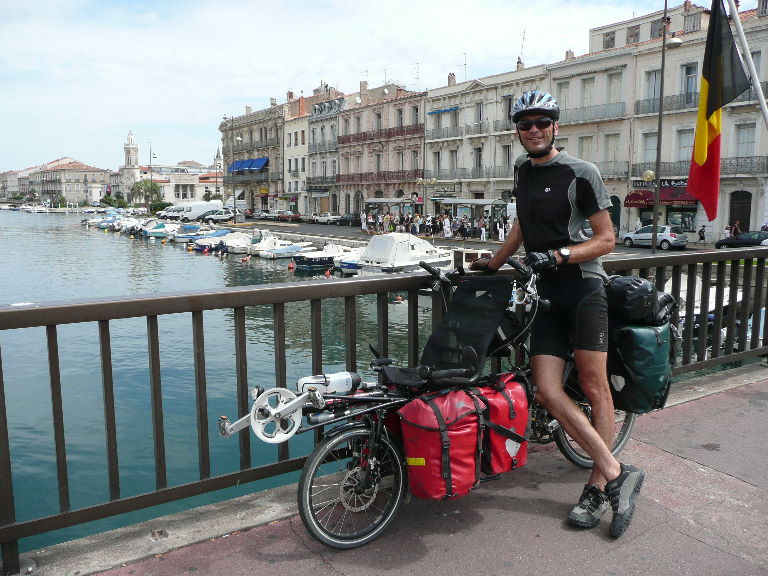 Ankunft in Sète, noch idylisch, dann aber extrem laut (Verkehrschaos, Wochenmarkt...).