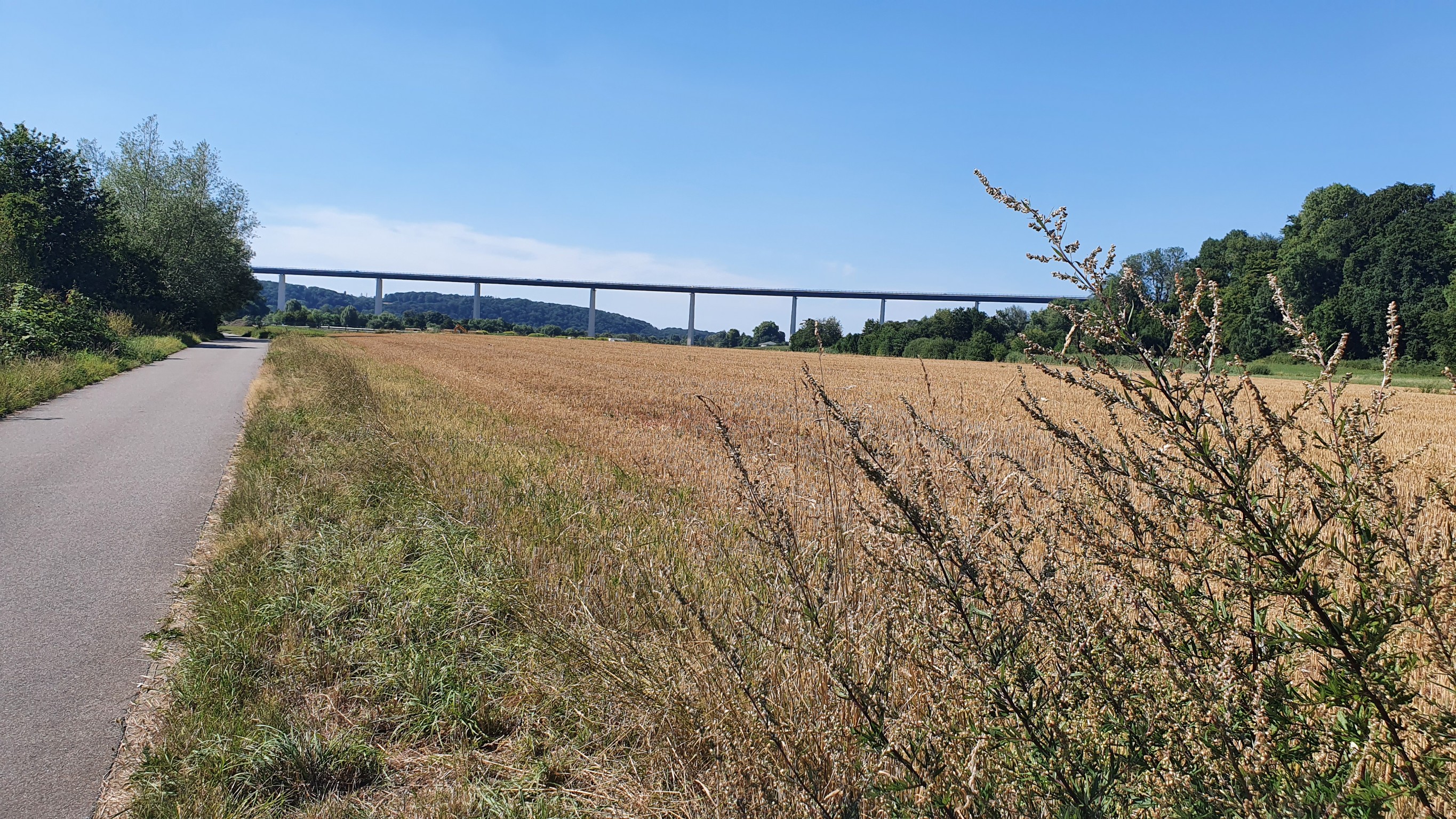 Brücke A52 über das Ruhrtal