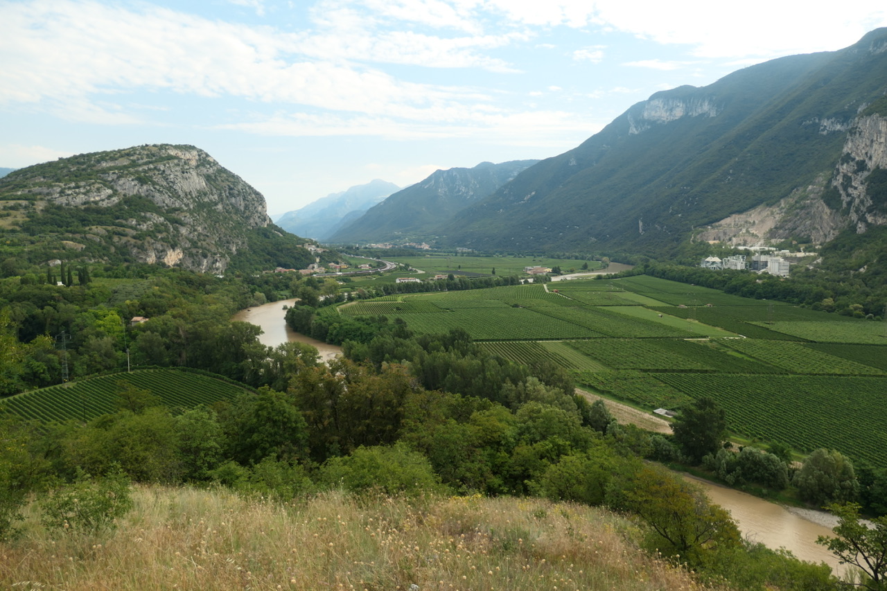 Etschtal ohne Brücken zur Überquerung