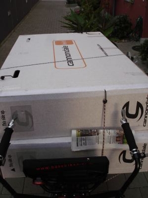 zwei Veloschachteln - sicht vom Kapitän