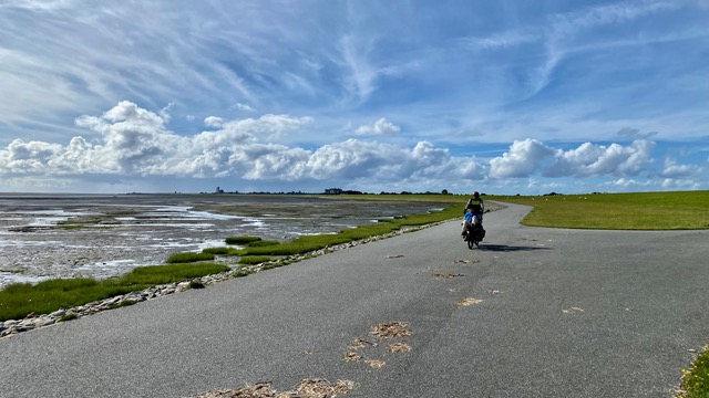 endlos am Deich entlang