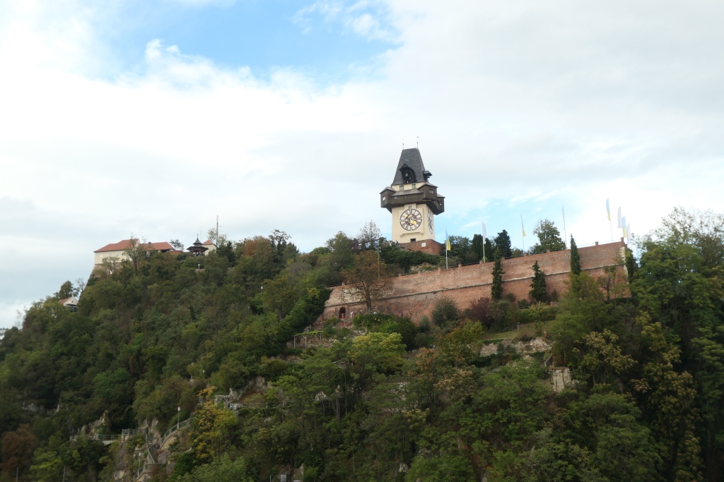 Das Wahrzeiuchen von Graz: der Uhrenturm auf dem Schloßberg