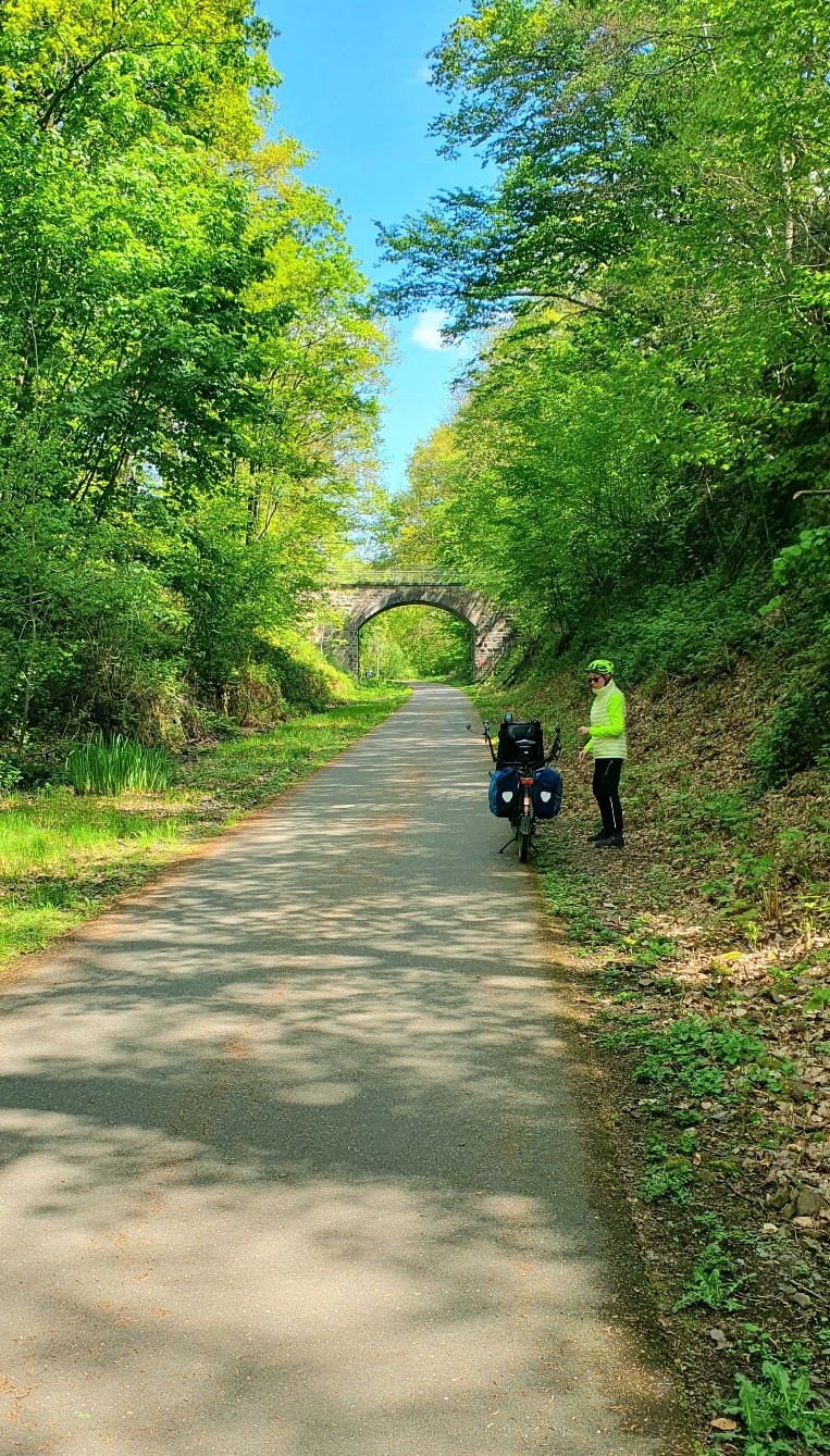 Balkantrasse mit Pino