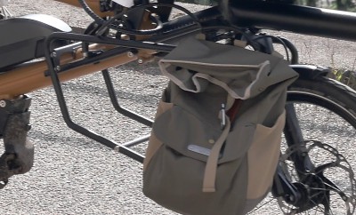 Lowrider mit einer Packtasche