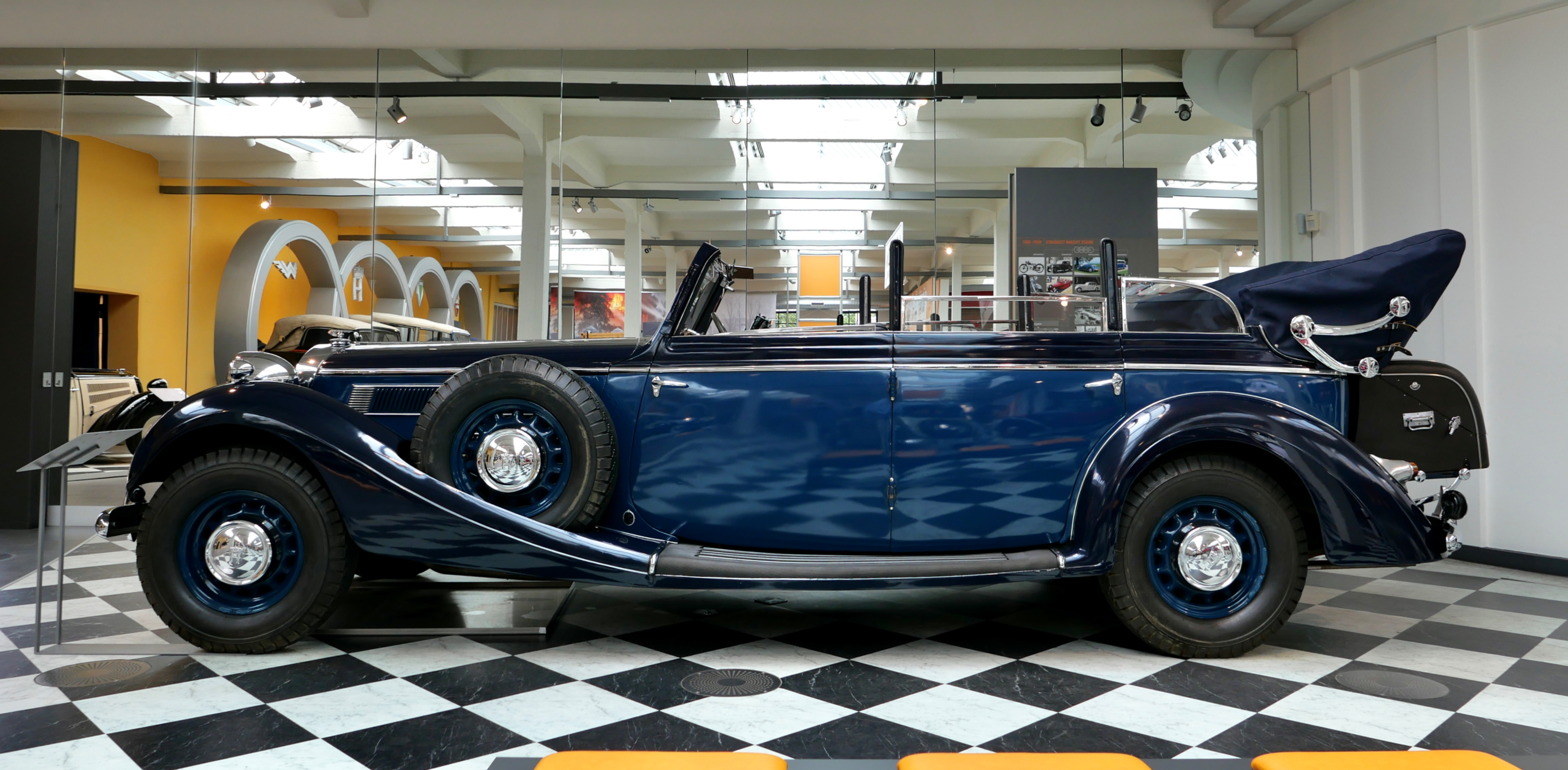 02-Horch-Limousine.JPG