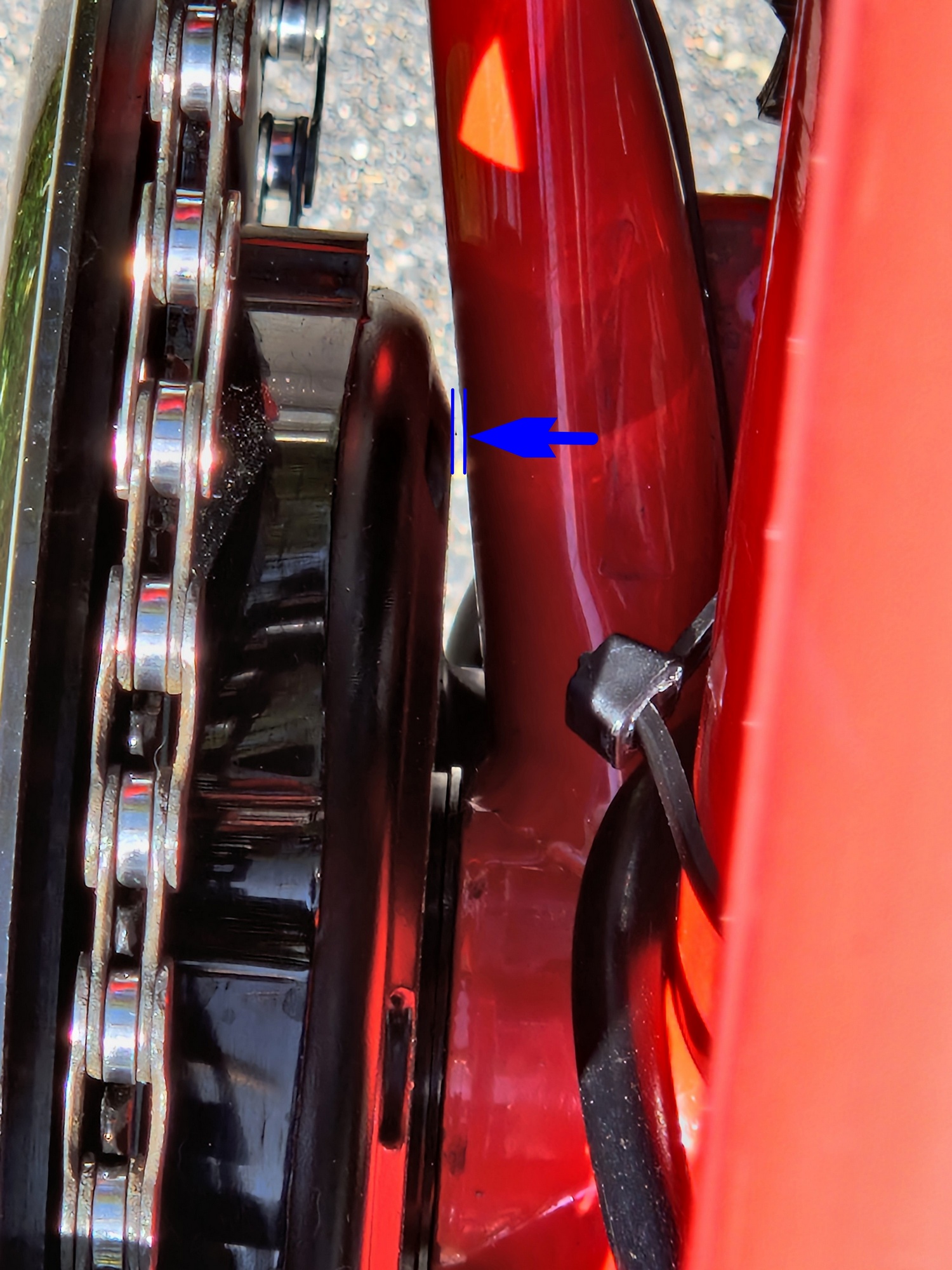 Abstand-Motor-Kettenstrebe-mit-spacern.jpg